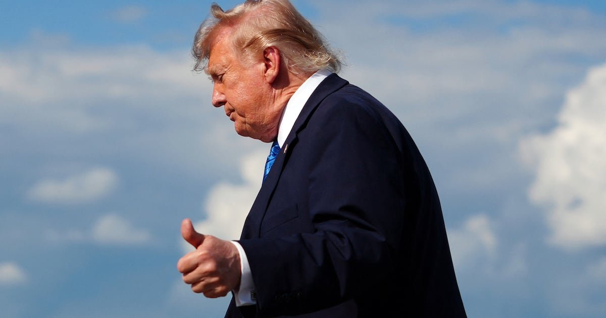 Trump’s Own Aides Admit He’s Lost Interest in His Job
