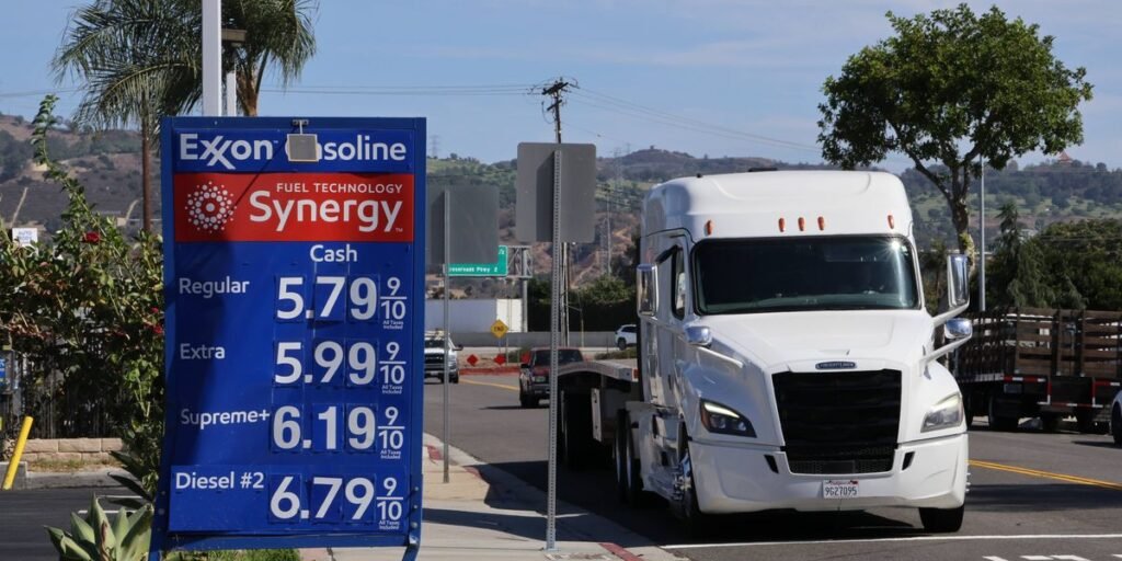 'Trump Did It!': At $5.85 a Gallon, Diesel Price Hits All-Time High in US Thanks to War on Iran